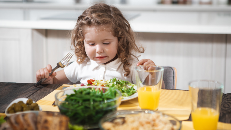 Cómo incorporar una alimentación saludables en tus hijos
